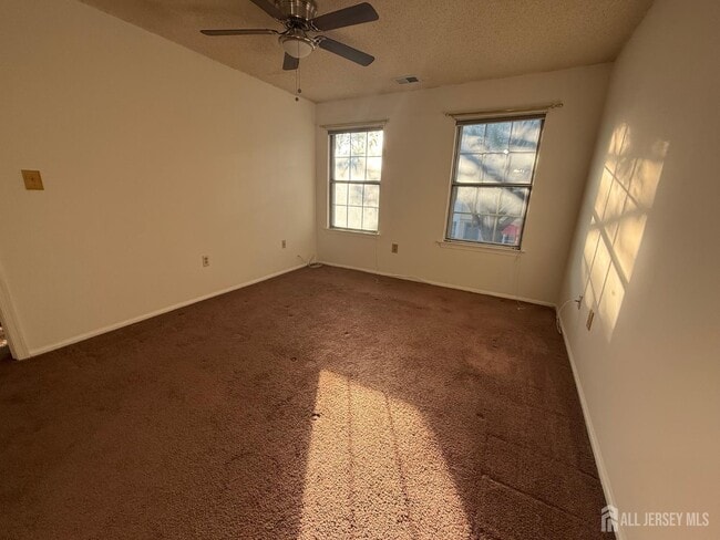 Building Photo - 125 Albury Way