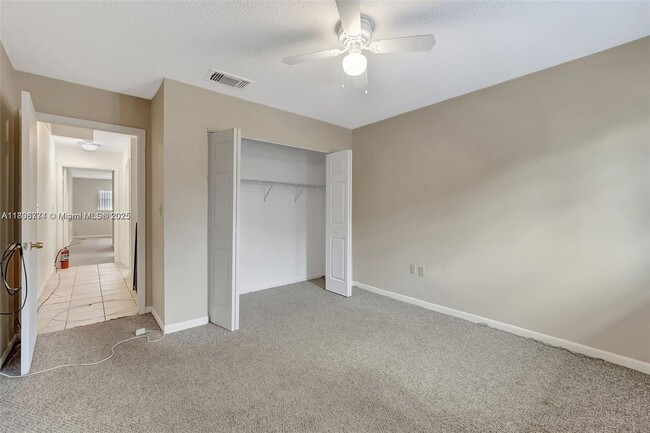 Building Photo - 1604 NE 151st St