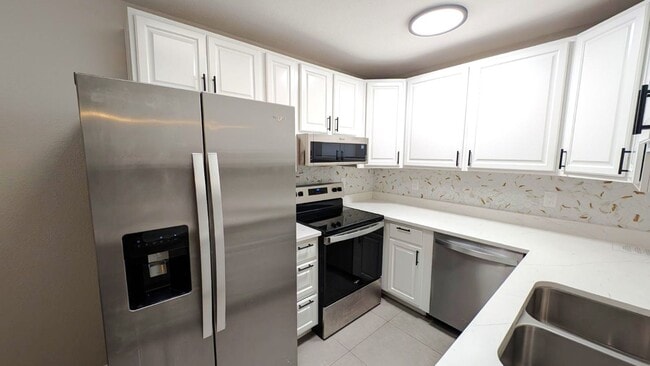 Building Photo - 2 Bedroom Condo Unit in the Colonia Coronita Chandler Townhomes Community Near E Chandler Rd and ...