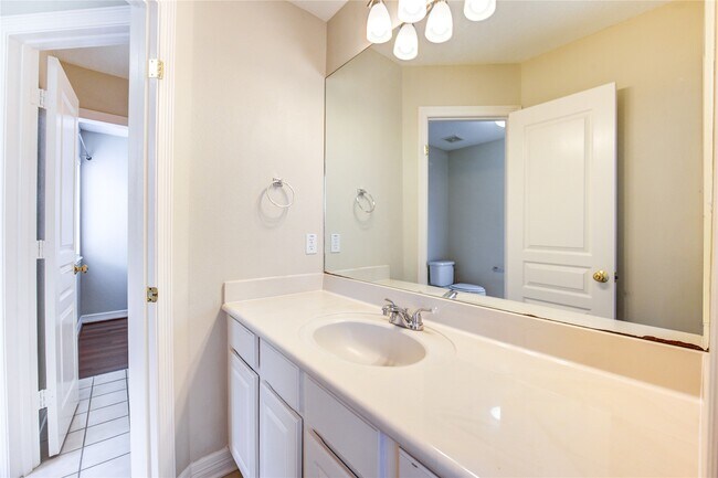 Building Photo - 2915 Monet Dr