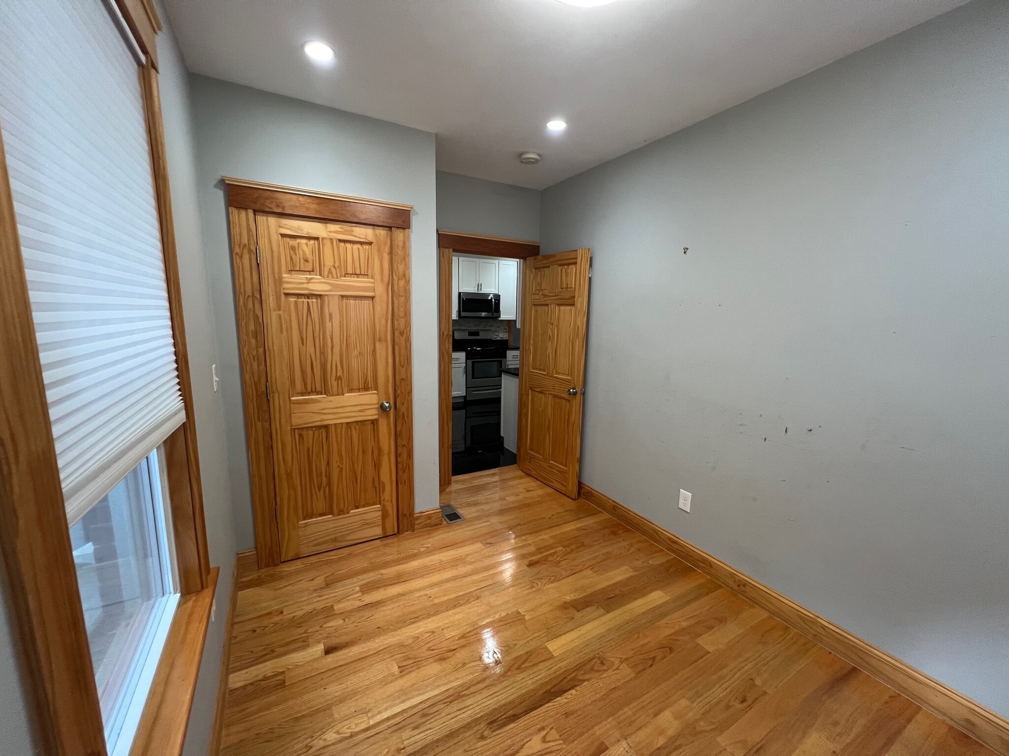 Building Photo - 152 Winchester St