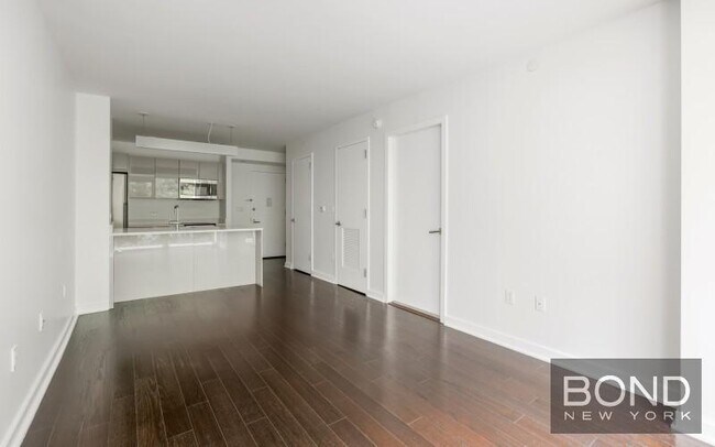 Building Photo - 400 W 113th St