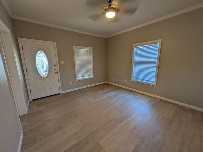 Building Photo - 614 Euclid St