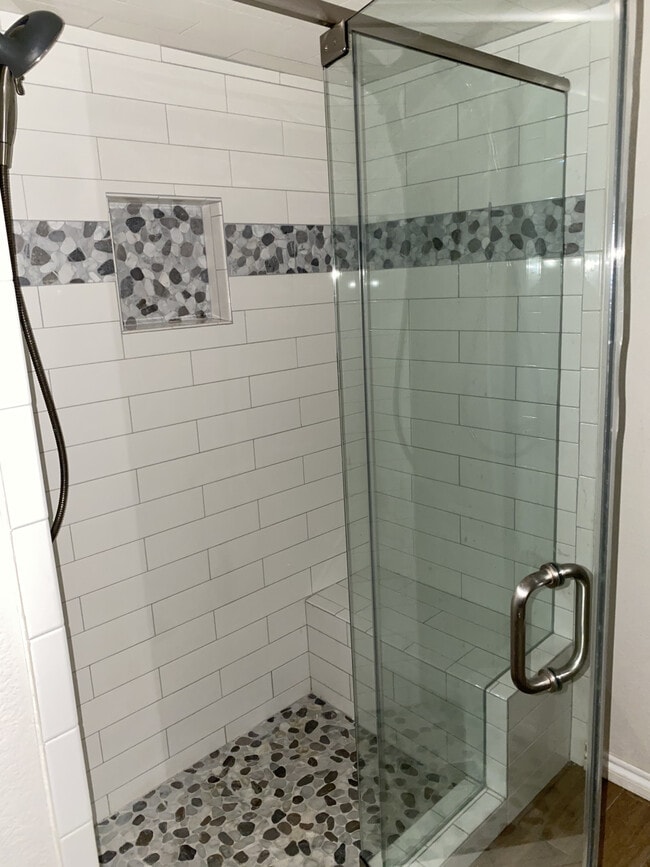 Building Photo - Shady Ridge Condo