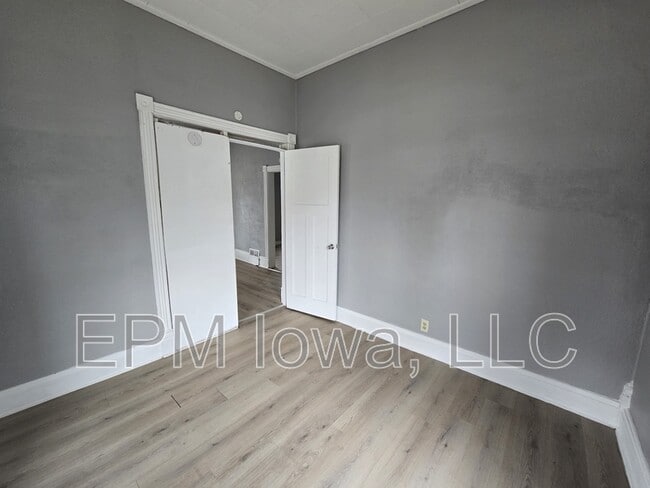 Building Photo - 714 W 1st St