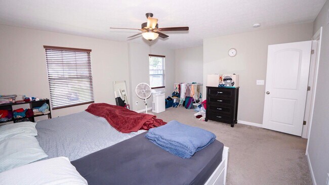 Building Photo - 7320 Blackwell Dr