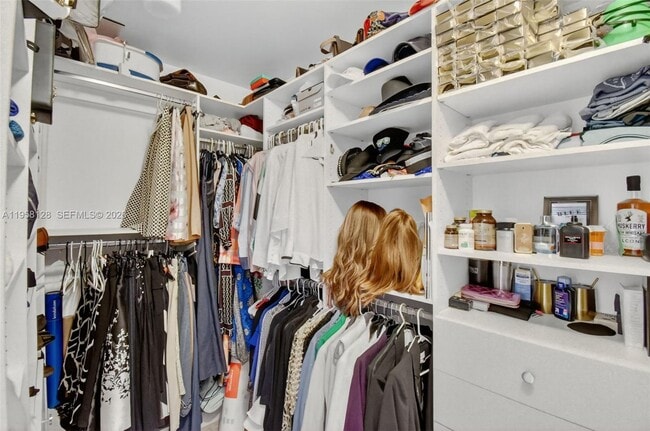 Building Photo - 3640 Yacht Club Dr