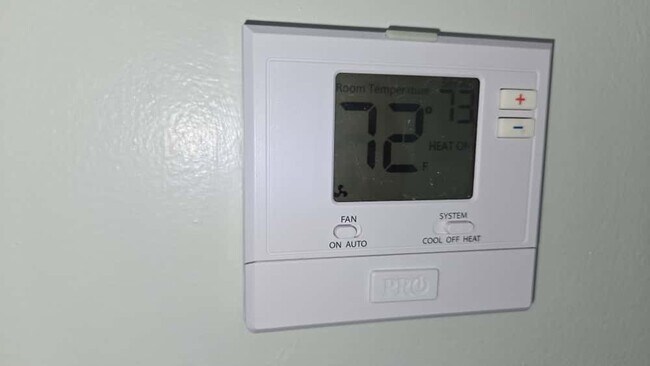 Building Photo - 5135 Singleton Dr