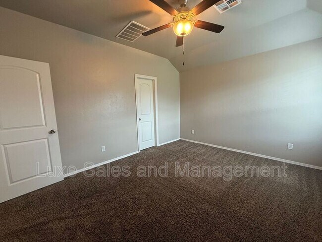 Building Photo - 2408 Alta Vista Ln