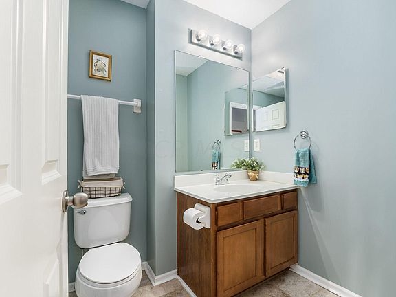 Second Bath - 657 Grove Cir