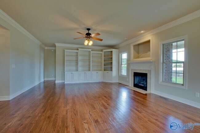 Building Photo - 4905 Saddle Ridge Dr SE