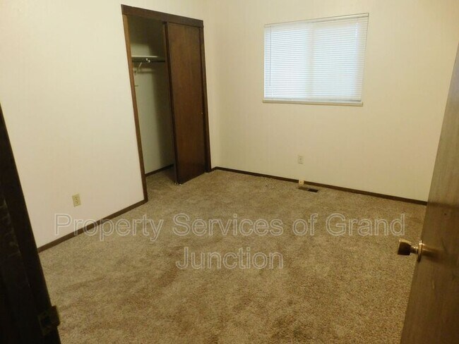 Building Photo - 3252 Villasur Dr