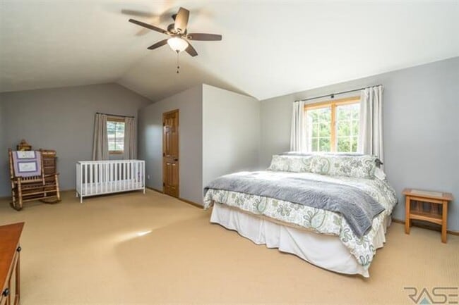 Building Photo - 4404 S Yellowstone Ln