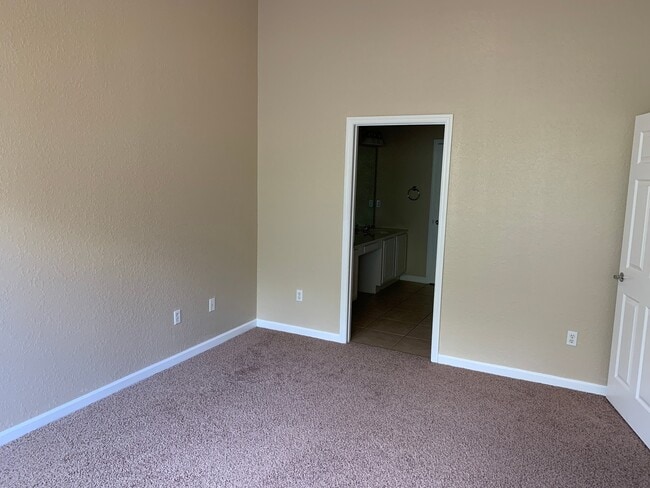 Building Photo - 5022 Maxon Terrace