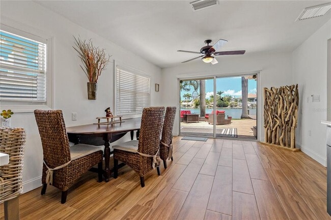 Building Photo - 10124 Yacht Club Dr