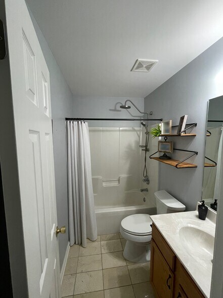 Building Photo - 11244 Black Sheep Dr