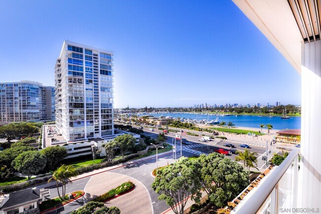 Building Photo - 1710 Avenida Del Mundo