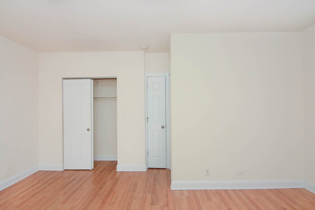 Building Photo - 2600 N Kimball Ave
