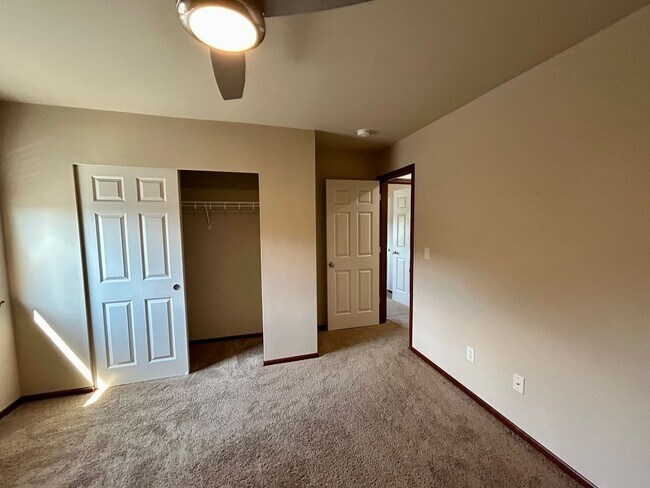 Building Photo - 5244 Arrow Ct