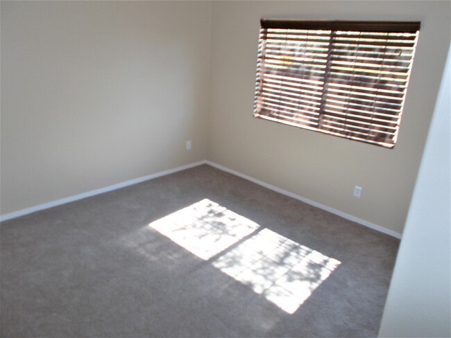 Building Photo - 5453 N 77th Ln