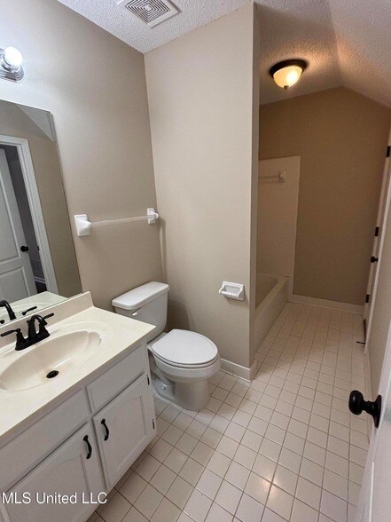 Building Photo - 1705 Cedar Lake Cove