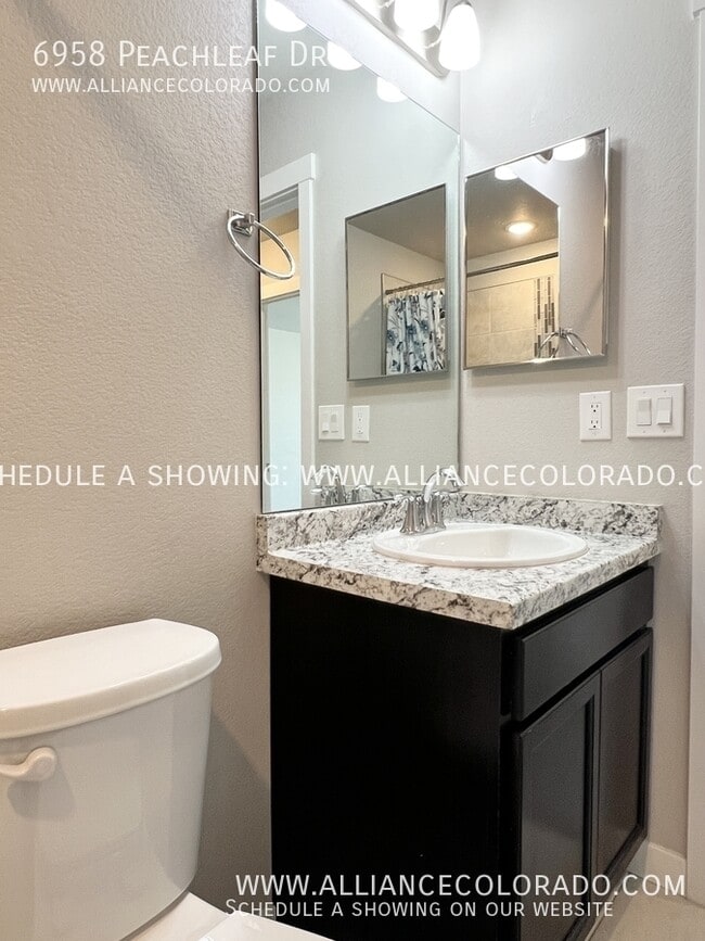 Building Photo - 6958 Peachleaf Dr