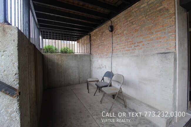 Building Photo - 5528 S Indiana Ave