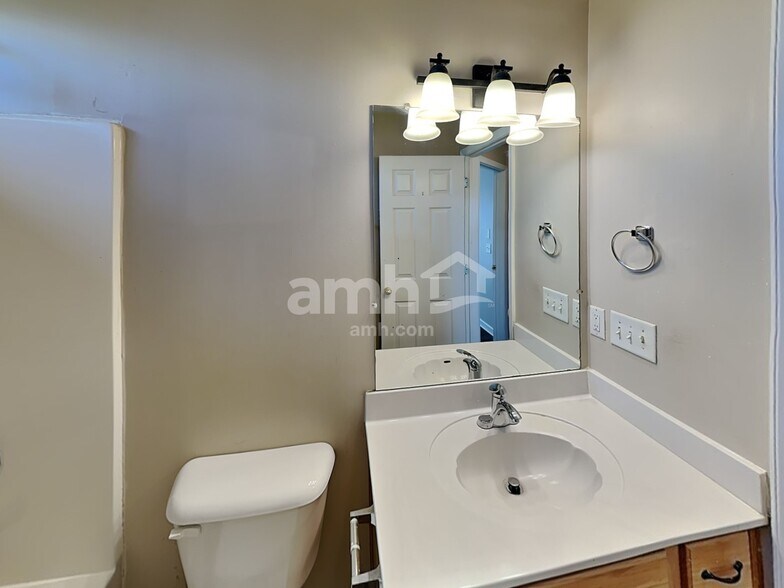 Building Photo - 2922 Wills Ct