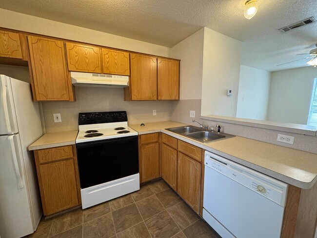 Building Photo - 4405 Abigail Dr
