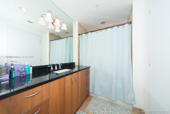 Building Photo - 300 S Biscayne Blvd