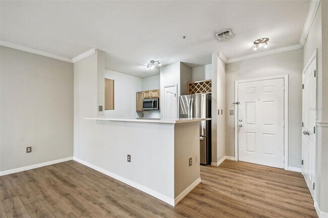 Building Photo - 5000 Culbreath Key Way