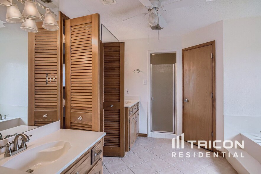 Building Photo - 420 Hillcroft Cir