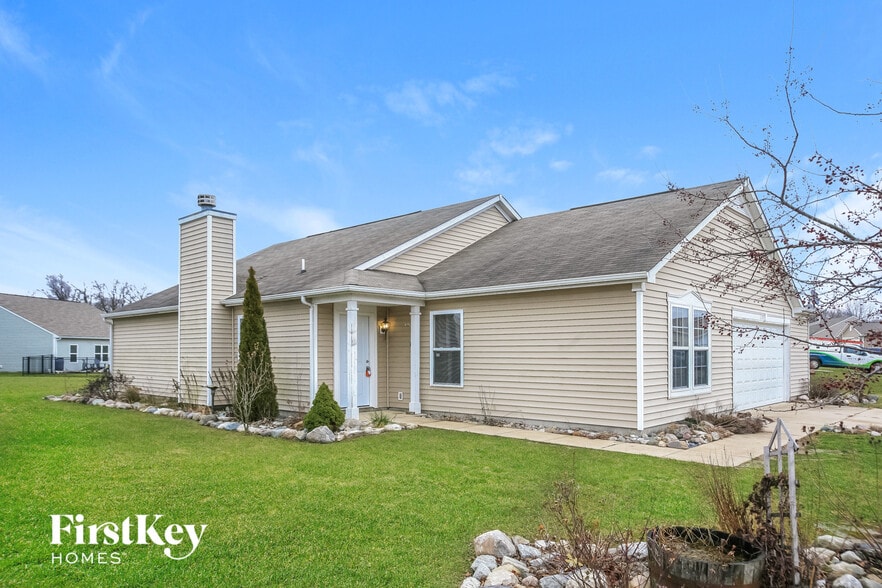 Building Photo - 1315 Shadetree Ln