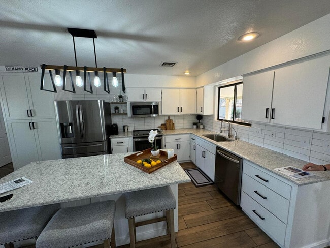 Building Photo - 2159 W Terrace Dr