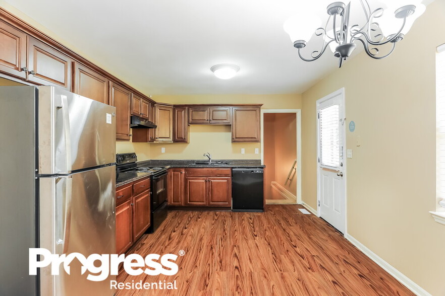 Building Photo - 108 Spring Glade Cir