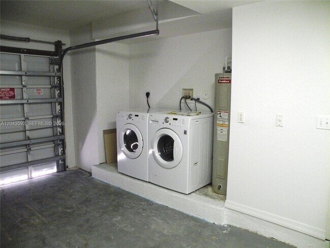 Building Photo - 10981 NW 88th Terrace