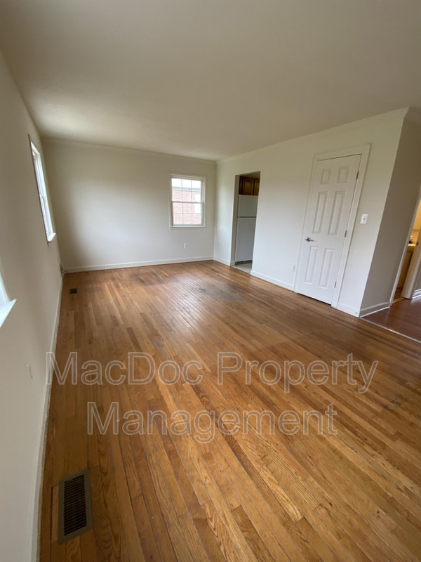 Building Photo - 2331 McClellan Ct