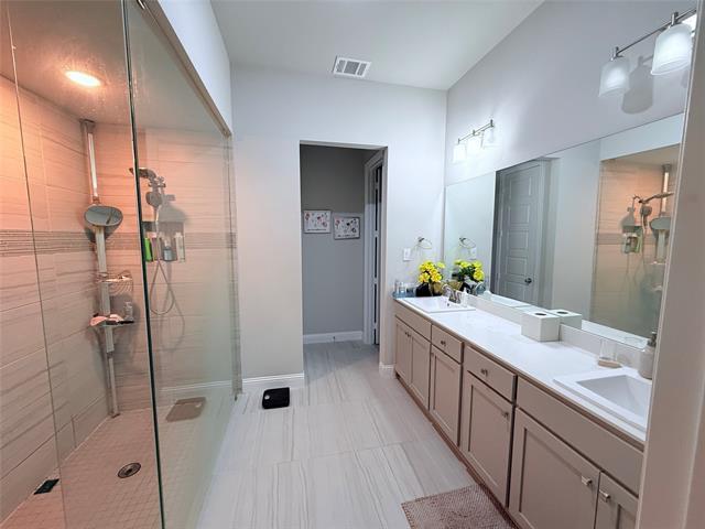 Building Photo - 208 Hardwood Trl