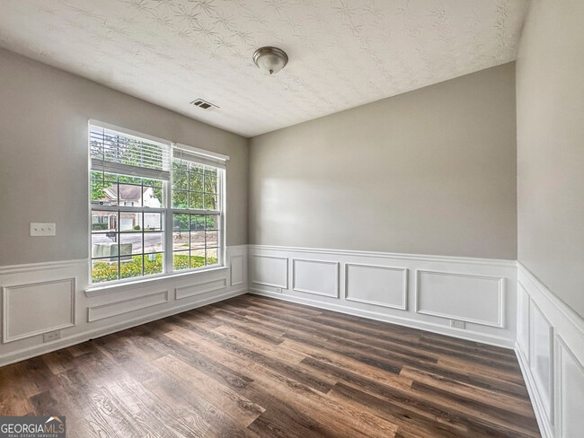 Building Photo - 3855 Shenfield Dr