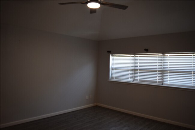 Building Photo - 3310 Little Farms Ct