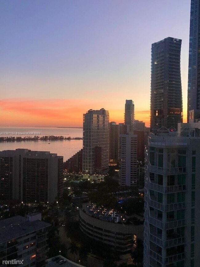 Building Photo - 2 br, 2.5 bath Condo - 1331 Brickell Bay D...
