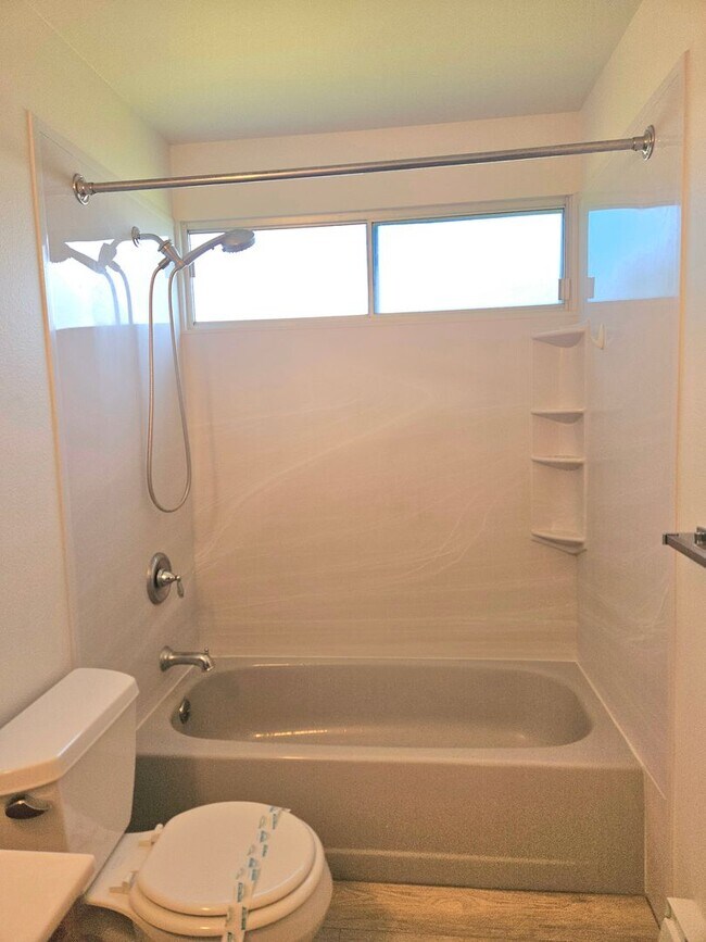 Building Photo - 2bed/1bath Edgewood Duplex*****COMING SOON***