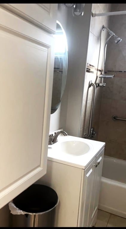 Building Photo - 131-131 Columbia St