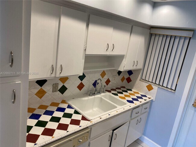 Building Photo - 2471 SW 82nd Ave