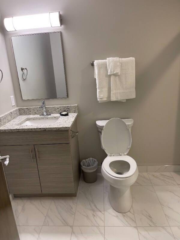 Building Photo - 1417 W9th St