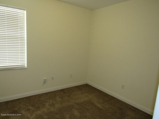 Building Photo - 1741 Bridgeport Cir