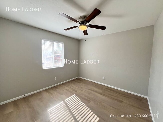 Building Photo - 410 W Battaglia Rd
