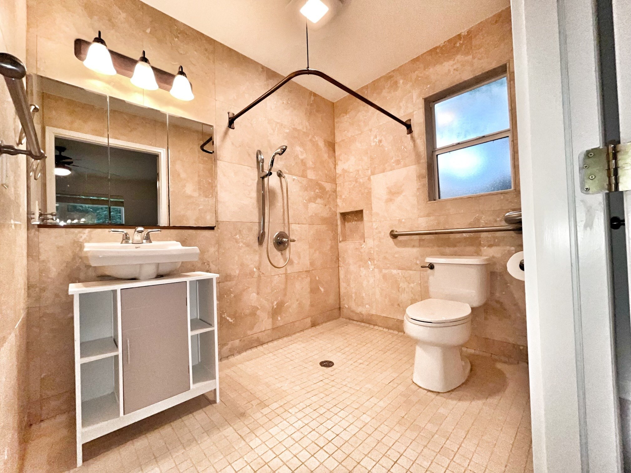 Master ADA bathroom - 425 Euclid Rd
