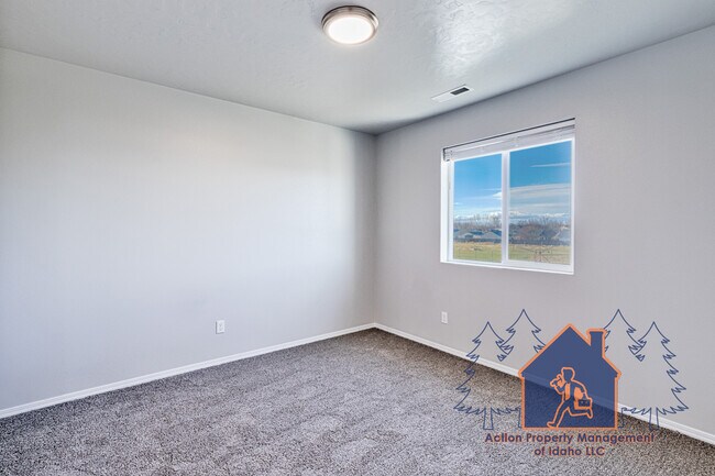 Building Photo - 3181 N Saratov Wy