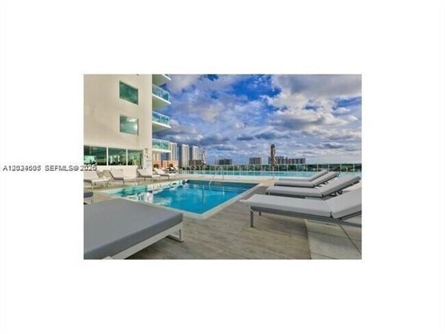 Building Photo - 400 Sunny Isles Blvd